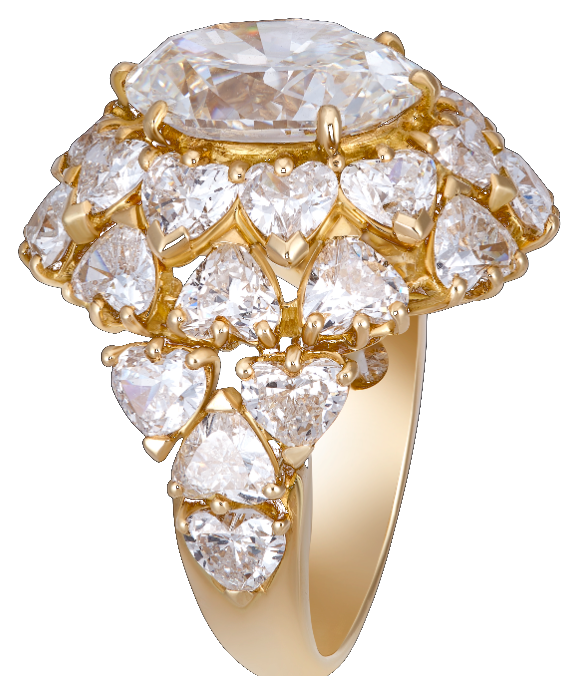 Bague diamant taille ancienne entourée de diamants taille cœur, monture or jaune